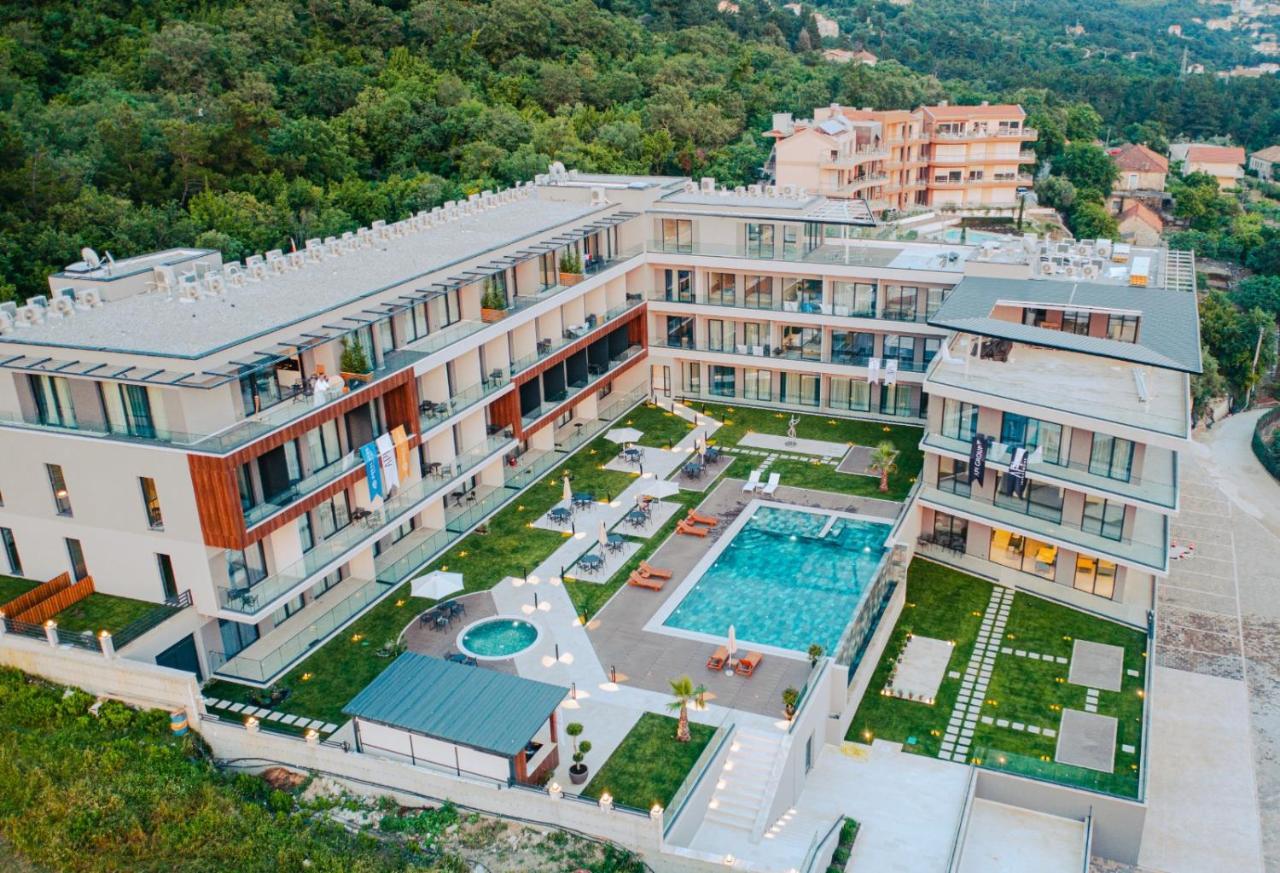 Royal Blue Resort & Residences Tivat Buitenkant foto